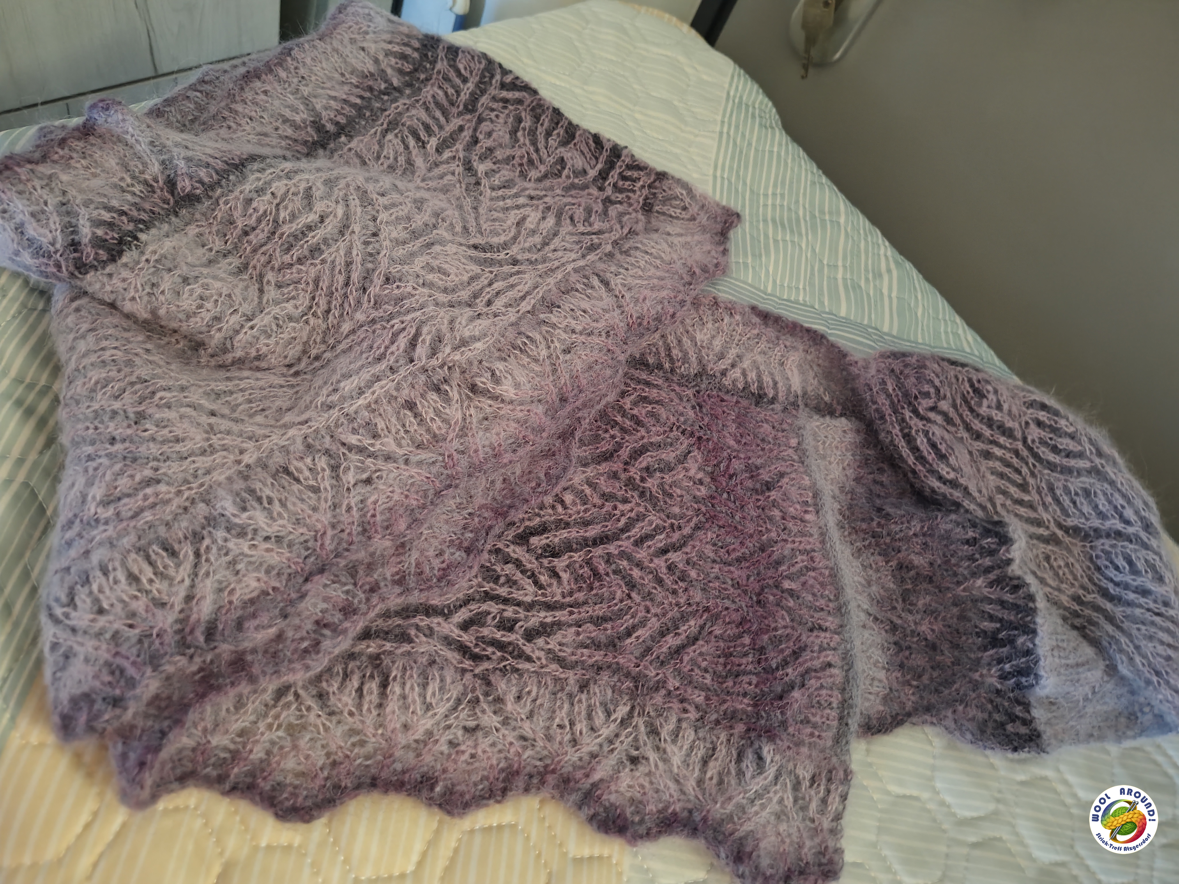 federleichtes zweifarbiges Brioche mit Farbverlauf in Seide/Mohair